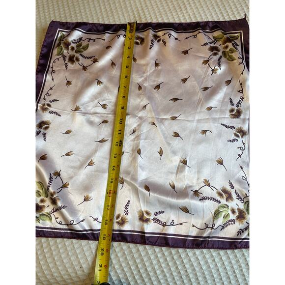 VTG Silky Cottage Core Floral Purple & White Square Neck Scarf - Picture 4 of 11